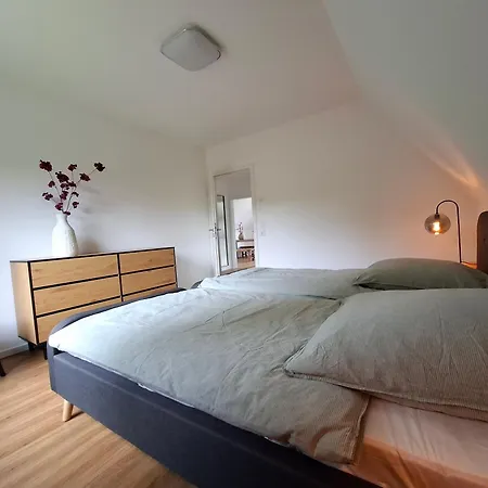 Bright 3-room - Space For Family & Friends * 테클렌부르그